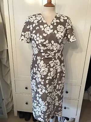 New Eastex Ladies Dress Taupe & Ivory Size 10 • £8