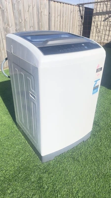 $300 • Buy 9.5 Kg Washing Machine Very Good Working Condition Selling Due To Upgrade