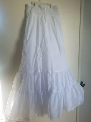 David's Bridal White Mermaid Wedding Slip Size 12 • $39.99