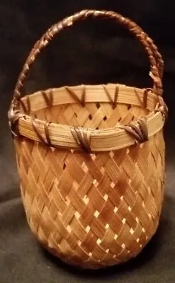 Vintage Handmade Doubled Handle Wicker Small Basket • $10.44