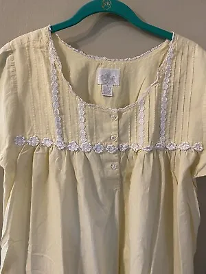 Vintage Go Softly Yellow Cotton Lace Nightgown Sz M Lovely! • $18.95