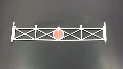 N1013/4 Hornby Triang Pair Double Level Crossing Gates R635          S17c • £2.99