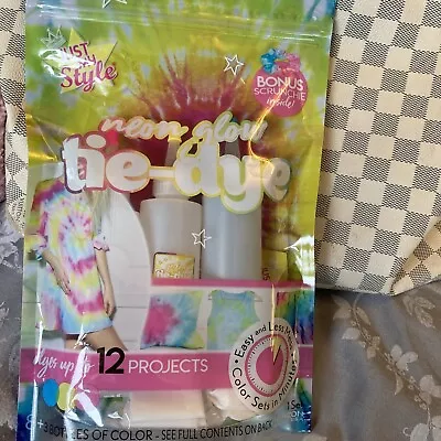 Just My Style Neon Glow Tie-Dye Kit 12 Projects Scrunchie Bonus • £9.99