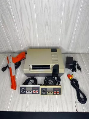 Nintendo Entertainment System NES Console Complete With Original Zapper See Pics • $90.99