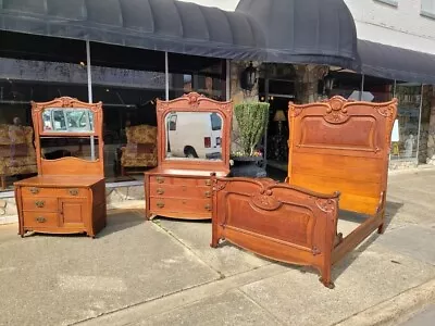 Outstanding Oak Bedroom Set 19th Century • $2120