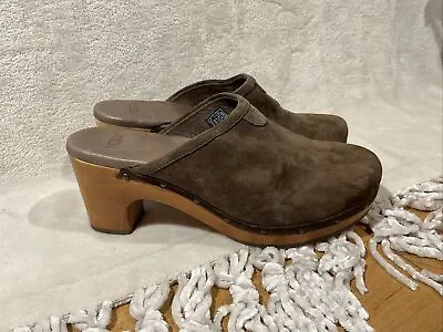 UGG Abbie Size 7 Suede Sheepskin Studded Wood Platform Heeled Mule Clogs Brown • $25.99