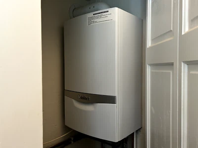 £450 • Buy Vaillant EcoTEC Plus 831 Combi Boiler - **Recent Full Service**!!