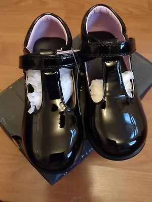 Girls School Shoes Size 13 NEW • £15