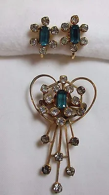 VINTAGE 1950's AQUA BLUE & CLEAR RHINESTONE PENDANT/BROOCH & SCREW EARRING SET • $22.99