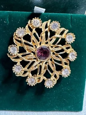VINTAGE Hollywood Sparkle Brooch Gold Tone Retro Kitsch Purple And White Stones • £4.50