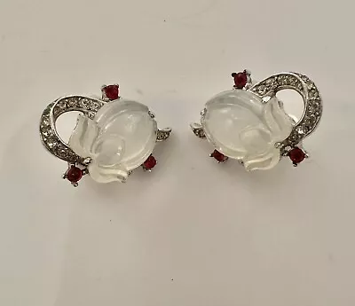 Vintage Crown Trifari Clip On Earrings • $21.50