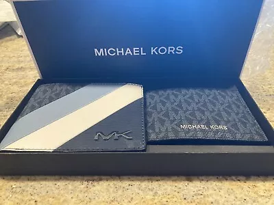 NIB MICHAEL KORS Signature Logo And Stripe Wallet With Passcase Chambray $228 • $74.99