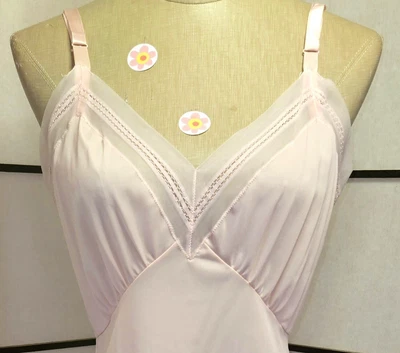 $12 • Buy Vintage Munsingwear Pink Full Slip  38 Short