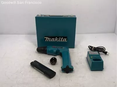 Makita 6095D Cordless Drill Blue With Carrying Case Battery And Charger • $19.99