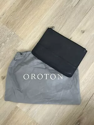 $18.40 • Buy Oroton Womens Pouch With Zip Top Black Leather
