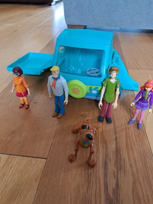 £4 • Buy Scooby Doo Figures And Van