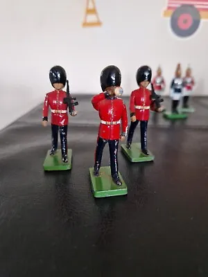 £4 • Buy Britains Deetail Guardsman