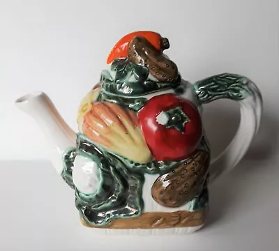 Lotus Vegetable Garden Basket Ceramic Teapot • $8.95