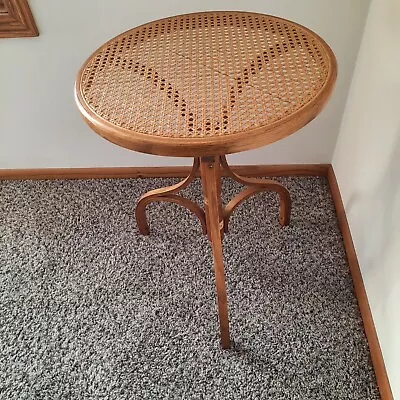 Bentwood Side Table Round Caned Vtg Jay Imports MCM Rattan Top Oak 17.5  ×24  • $109.95