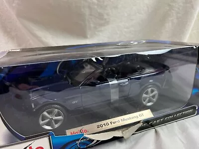 1/18 Diecast Maisto 2010 Ford Mustang GT Convertible Blue • $10.50