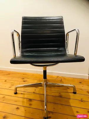 Legendary Office Swivel Chair From VITRA (Designer Charles & Ray Eames) • $1100