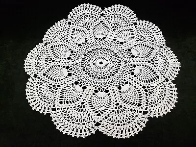 $5.99 • Buy Vintage Antique Hand Crocheted Lace Doily Tablecloth 18  Diameter 1940s Design