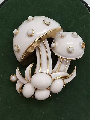 Vtg Crown Trifari Figural White Enamel Cabochon Mushroom Brooch  READ SOLD AS IS • $49