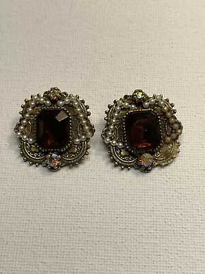 Art C Vintage Clip On Earrings  • $21.50