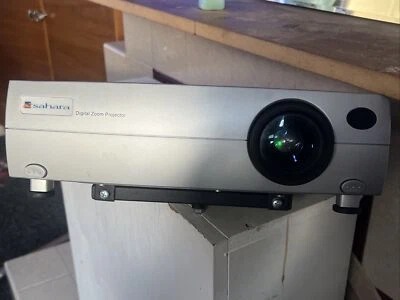 £34 • Buy Sahara AV-2100 Digital Zoom VGA Projector