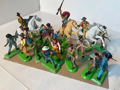 £10.50 • Buy Britains Deetail Cowboys In Mixed Condition.