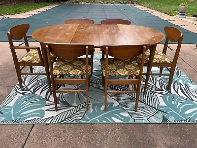 Mid Century Modern Walnut Dining Room Set Vintage Oval With Two Leafs  • $1000