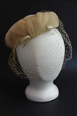 1950s Woven Pleated Cream Tulle Pillbox Hat Fascinator W/ Mourning Veil • $20