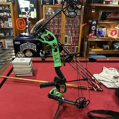 Compound Bow Quest G5 Hunting  Broad Heads Green Bundle Case Release Archery • $270
