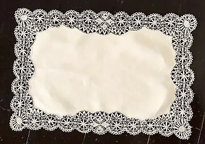 MALTESE LACE - VINTAGE LINEN TABLE MAT Antique • $25