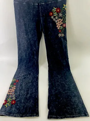 T-Party Floral Embroidered Bell Bottom Flare Leg Yoga Pants 30  Waist Size  • $36