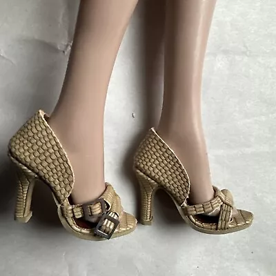 Tonner Tyler Wentworth & Sydney & Ellowyne Wilde  Size 16  Beige Doll Shoes Shoe • $22