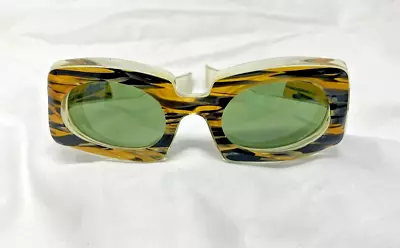 Vintage 1950s-1960s Womens Sunglasses - Tortoise Shell - Glass Lenses - Cool! • $10