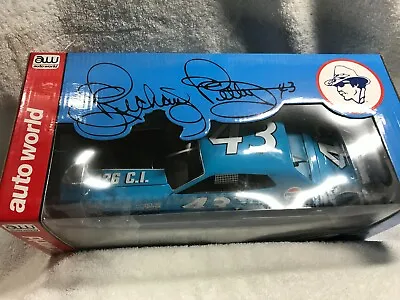 ERTL Autoworld 1971 Plymouth Roadrunner Richard Petty #43 2231 H In Stock • $259.98