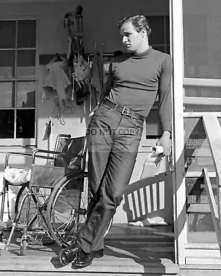 Marlon Brando In  The Men  - 8x10 Publicity Photo (da-656) • $8.87