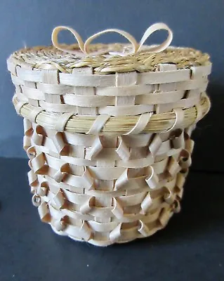 X Slant Curl Design On Natural Ash Lidded Basket: Kenny Keezer Passamaquoddy • $79.50