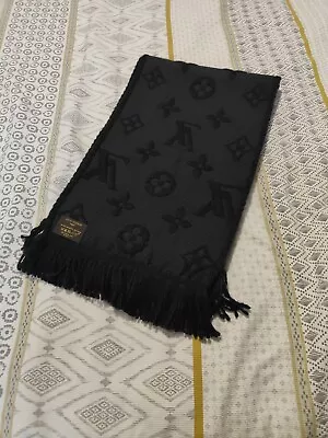 Louis Vuitton Logo LV Large Black Monogram Scarf • £119.99