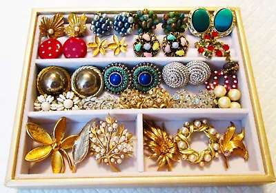 Vintage 23 Piece Earrings & Brooches Rhinestone Jewelry Lot • $39