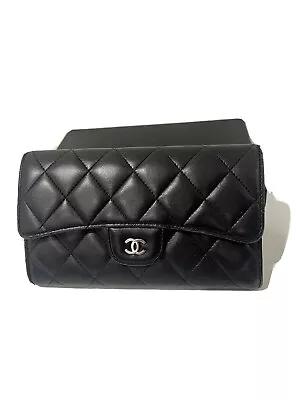 Chanel Classic Wallet • $1500