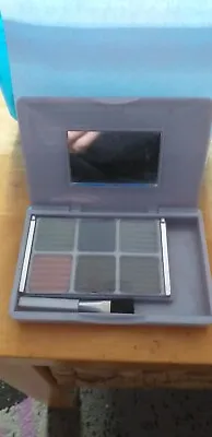 The Colour Institute Essential Eyes Eyeshadow Palette - 6 Shades New • £2.99