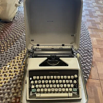 Vintage Olympia De Luxe Typewriter W Travel Case Werke AG. Wilhelmshaven EUC • £96.38