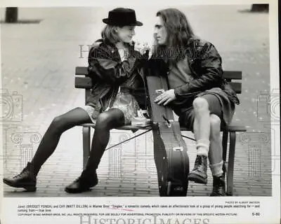 1992 Press Photo Bridget Fonda & Matt Dillon In  Singles  Movie - Hpp06835 • $12.99