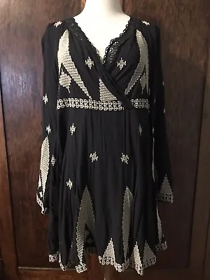 Womens Monoreno Black Beige Embroidered Dress M • $10