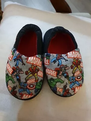 Marvel Slippers Size UK 8/EU 25 • £1.10