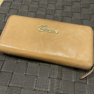 $22 • Buy Oroton Leather Wallet