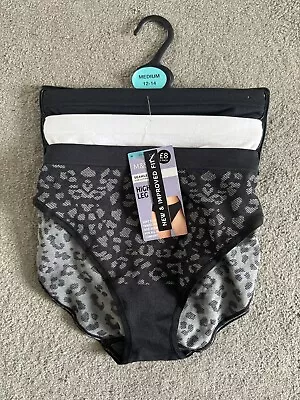 BNWT Marks And Spencers Seamless Briefs 3pack 12-14 • £5.90